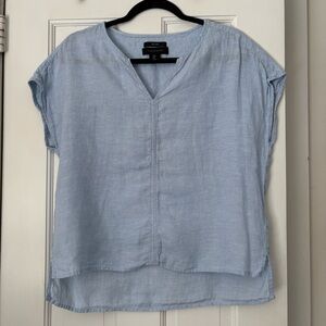 Tahari 100% Linen Pale Blue V-Neck Short Sleeve Top